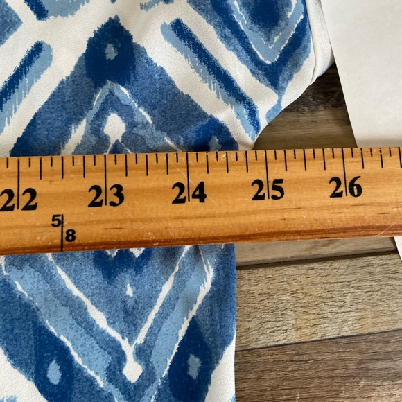 Chico's Exploded Ikat Crepe Top Size 4 US XXL V-Neck Chiffon Semi Sheer Summer - Picture 4 of 8